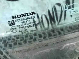 Стекло двери передней правой  Acura MDX