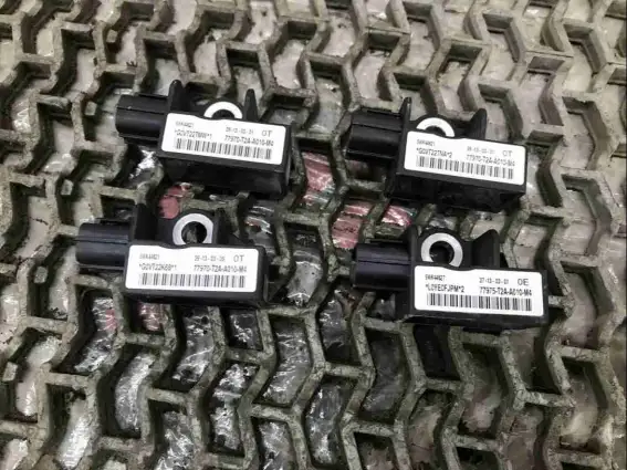 Фото запчасти Датчик удара 77970-T2A-A010 Acura MDX