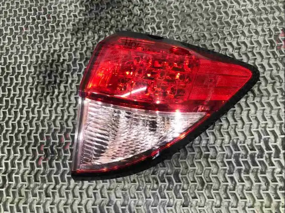 Фото запчасти Фонарь задний правый  Honda HR-V