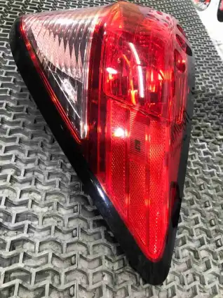 Фото запчасти Фонарь задний правый  Honda HR-V