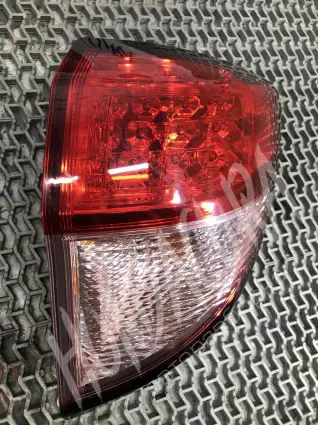 Фото запчасти Фонарь задний правый  Honda HR-V