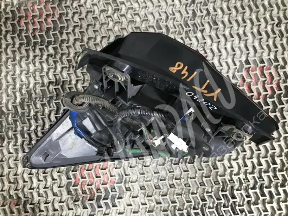 Фото запчасти Фонарь задний правый  Honda HR-V