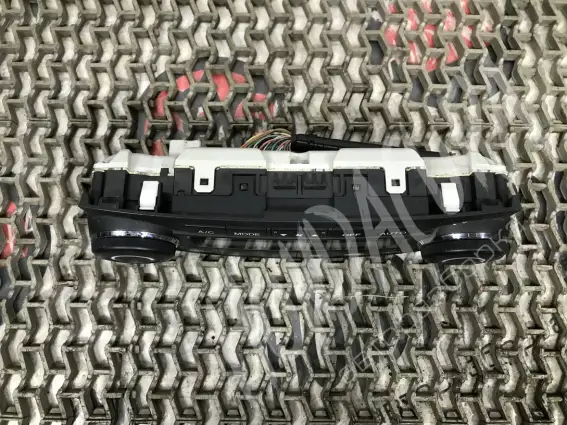 Фото запчасти Блок управления печки/климат-контроля  Honda CR-V