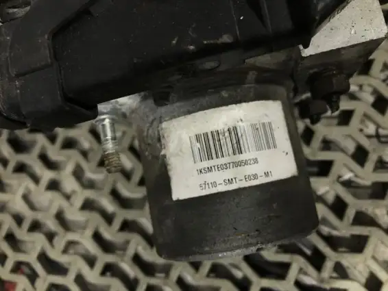 Фото запчасти Блок ABS 57110-SMT-E030-M1 Honda Civic