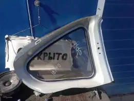 Стекло кузовное боковое левое  Honda Prelude