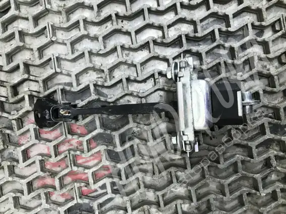 Фото запчасти Ограничитель открывания двери  Honda HR-V
