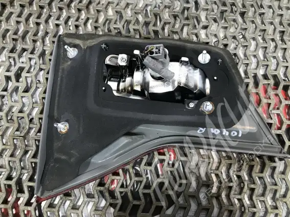 Фото запчасти Фонарь крышки багажника правый  Acura MDX